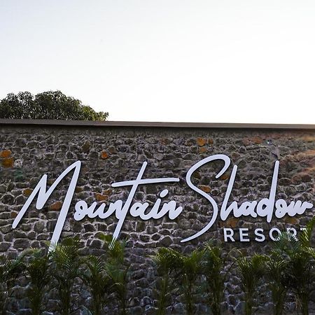 Mountain Shadow Resort Игатпури Екстериор снимка